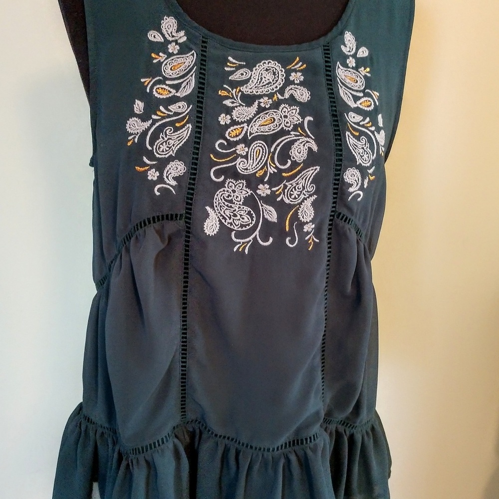 Knox Rose Sleeveless Top NWOT